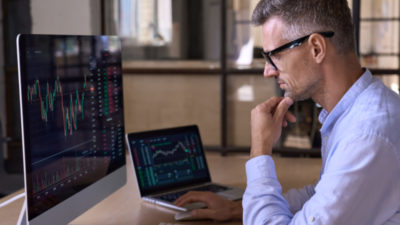 Wie wählt man die beste Kryptowährung für Investitionen aus?