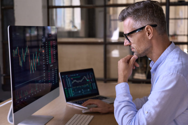 Wie wählt man die beste Kryptowährung für Investitionen aus?